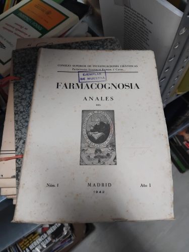 Portada do libro de Farmacognosia Anales. Número 1