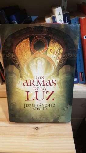 Portada do libro de Las armas de la luz